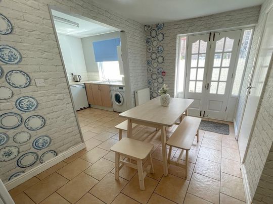 5 bedroom terraced house to rent - Photo 1