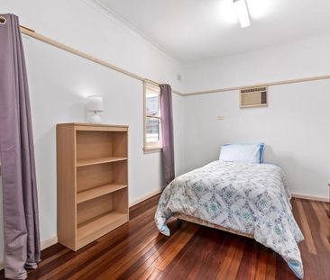 PREMIUM 4 BED 2 BATHROOM HOUSE WITH 2 PARKING SPACES - Photo 5