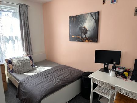 Room in a Shared House, Philip Lane, N15 - Photo 3