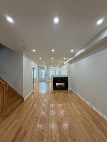 For Lease - 10 Birdsongs Street, Richmond Hill, Ontario - Photo 5