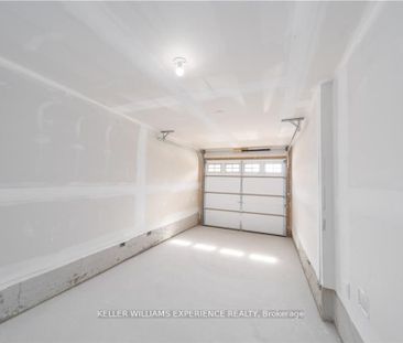 For Lease - 47 Pumpkin Corner Crescent, Barrie, Ontario - Photo 2
