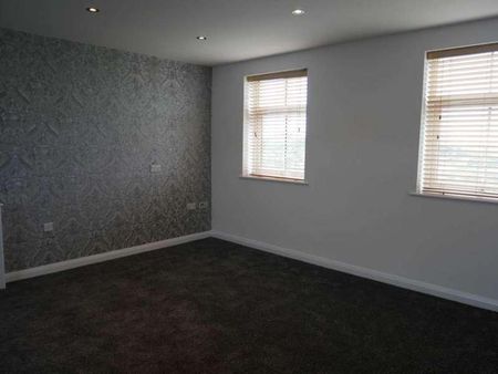 Turners Place, Rochdale, OL12 - Photo 3