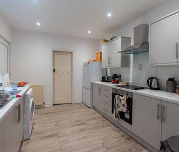 2 bed flat to rent in Valley View, Newcastle Upon Tyne, NE2 - Photo 3