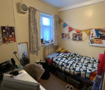 Alcuin Avenue, Tang Hall - P1407 - Photo 6