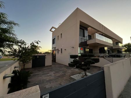 Alquiler de chalet pareado en Calle Ausias March, 41 - Photo 4