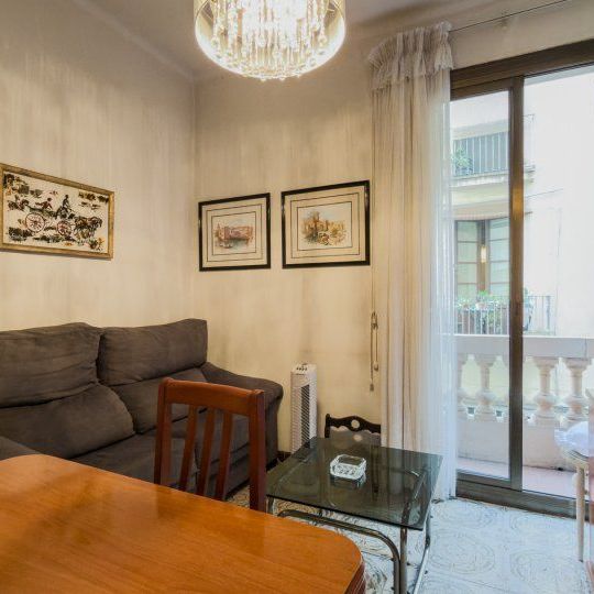 Piso de alquiler en Vila de Gràcia - Photo 1