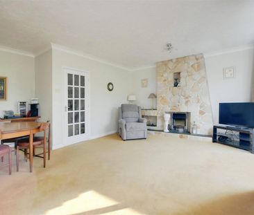 Grove Hall Road, Bushey - Photo 2
