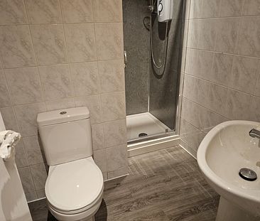 2 Bed - Flat 1, 12-14 Merrion Place, Leeds - LS1 6PQ - Student/Professional - Photo 6