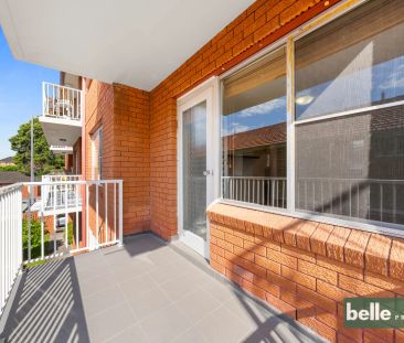 Light-Filled Apartment in a Quiet, Ultra-Convenient Ashfield Pocket - Photo 6