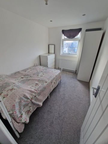 Room in a Shared House, Prestbury Road, E7 - Photo 5