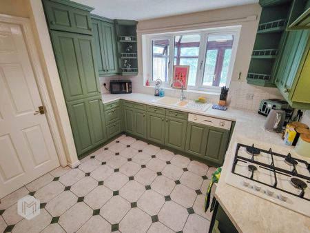 4 bedroom detached house to rent - Photo 5
