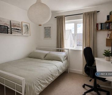 3 bedroom semi-detached house to rent - Photo 4