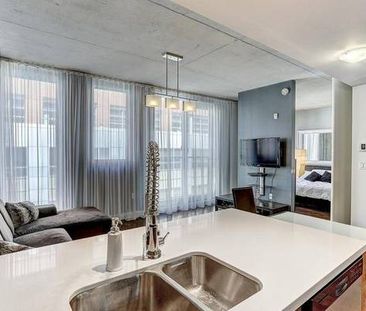 Montreal Furnished Condo Rental - Gorgeous 2 Bed, 2 Bath in Old Port - Photo 1