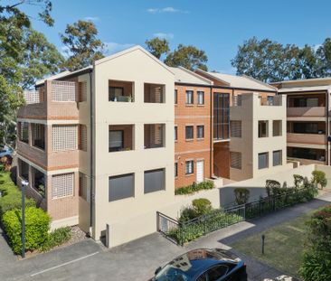 Modern Comfort in the Heart of Padstow - Photo 2