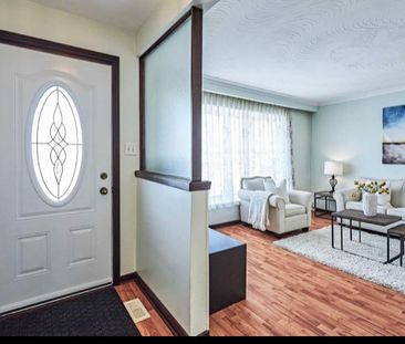 For Lease - 901 Crocus Crescent, Whitby, Ontario - Photo 3