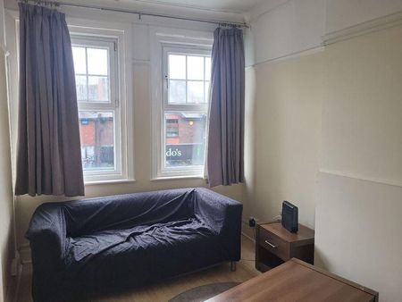 2 bedroom flat to rent - Photo 4