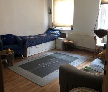 Teilweise möblierte 1 Zimmer Wohnung in Neukölln unter Mieter zu ve... - Foto 1