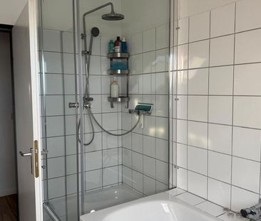Große Innenstadt Wohnung mit Balkon und Einbauküche - Foto 1