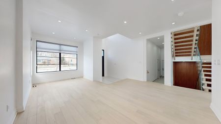 For Lease - 150 Stewart Street, Oakville, Ontario - Photo 3