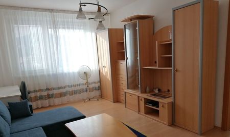 Krásne tiché prostredie, 2 izb. byt, kompl.rek., Galbavého ul. Bratislava - Dúbravka - Photo 2