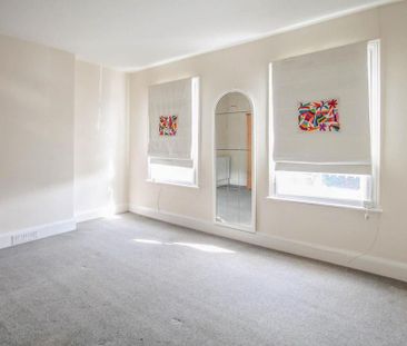 4 bedroom end of terrace house to rent - Photo 4