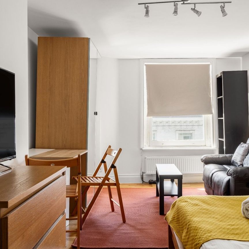 Studio Flat, Courtfield Gardens, SW5 - Photo 1