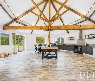 5 bedroom barn conversion to rent - Photo 1