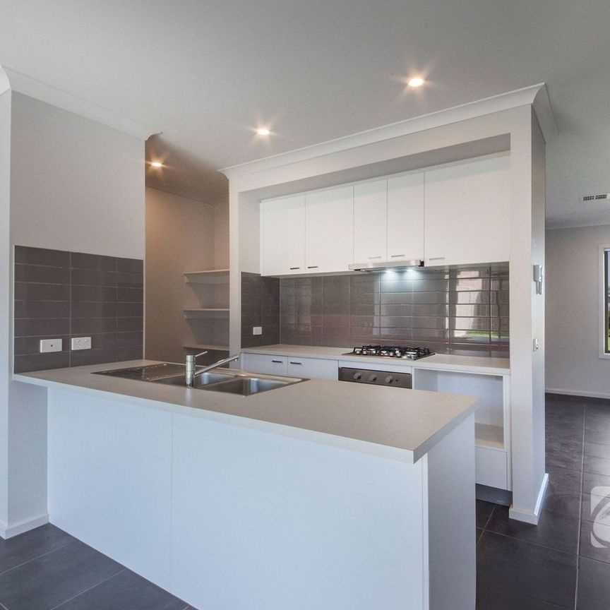 INSPECTION WILL IMPRESS – SPACIOUS FAMILY LIVING IN GREAT LOCATION - Photo 1