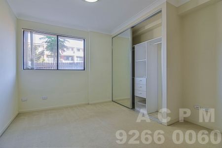 HUGE FAMILY HOME WITH THREE BEDROOMS PLUS STUDY - Photo 5