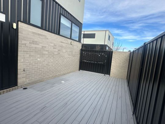 Contemporary Living in the Heart of Throsby - Photo 1