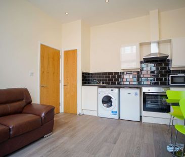 Flat 6, Refuge Assurance House, 41 Church Street, S1 2GL - Photo 5