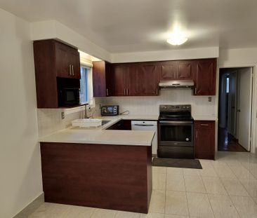 For Lease - 68 Mentor Boulevard, Toronto, Ontario - Photo 3