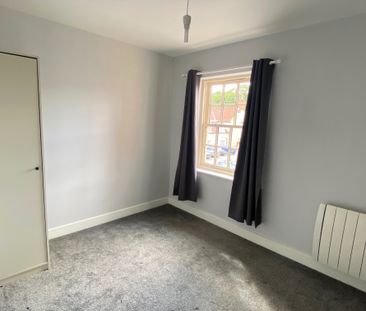 High Street, Doncaster, Bawtry - Photo 3