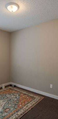 3 Beds 1 Bath Townhouse - Photo 1