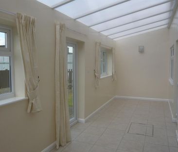 4 bedroom semi-detached house to rent - Photo 6