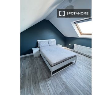 Room in a shared flat for rent in Grace Park, Dublin - Photo 1