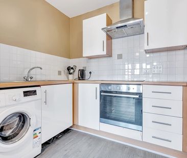 2 Bed Flat, Hever Hall, CV1 - Photo 1