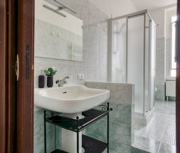 Large single room with window in Milan - Photo 5