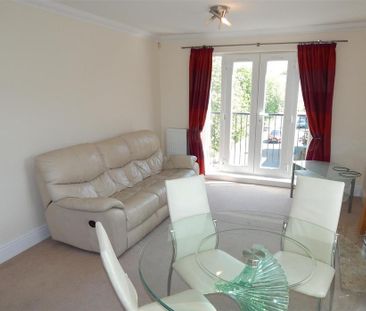 2 bedroom flat to rent - Photo 2