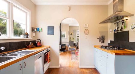 Spacious two-bedroom home with fantastic view - Photo 2