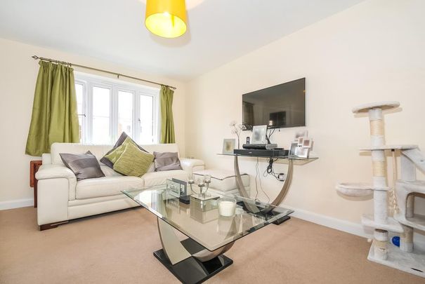 3 bedroom semi-detached house to rent - Photo 1