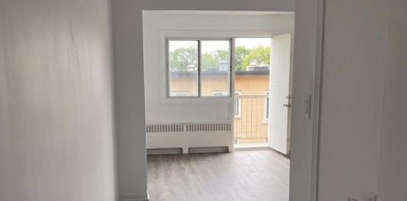 1 CH - 1 SDB - Montréal - $1,149 /mo - Photo 2