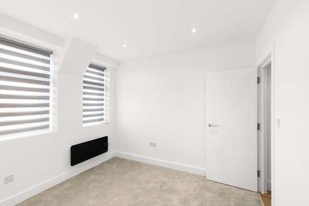 London Road, Sittingbourne, Kent, ME10 - Photo 3