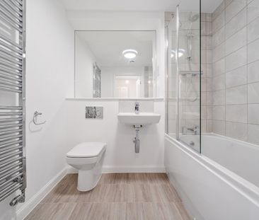 2 bedroom terraced property to rent - Photo 1