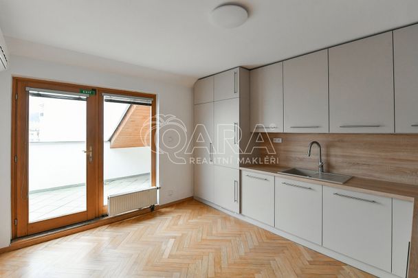 Pronájem bytu 3+1 127 m² - Photo 1
