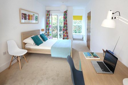 6 bedroom terraced house to rent - Photo 4