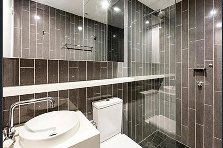 CENTRAL LOCATION - Photo 4