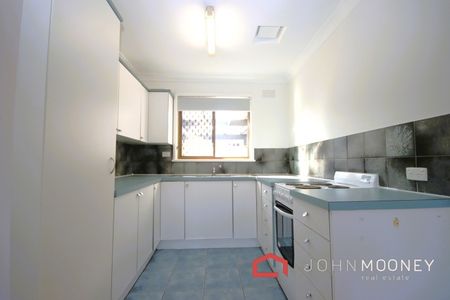 3 / 2 Banks Avenue Kooringal NSW 2650 - Photo 4