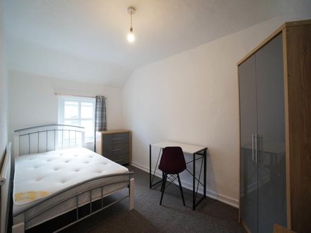 31 Fron Square - Photo 3