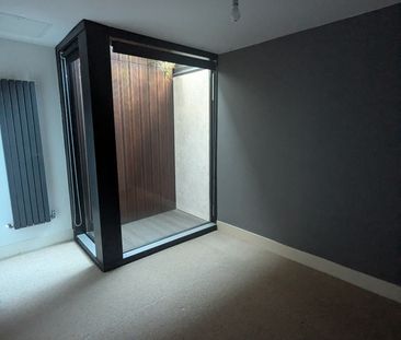 2 Bed Terraced House, Reservoir Street, M6 - Photo 2